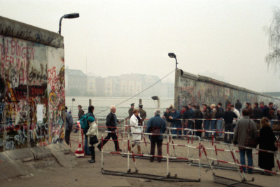 Berlin in 1990 In Video