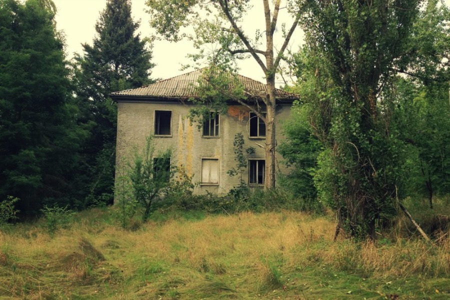 When you walk around Krampnitz you can see some buildings that were built at that stage but, as they do not have anything special, I don't think you should waste your time exploring them. After the Russians left Krampnitz, the site was abandoned. Left to rot and all those things. The Brandenburg government thought about making a tourist center at the site with a focus on football, but nothing happened.