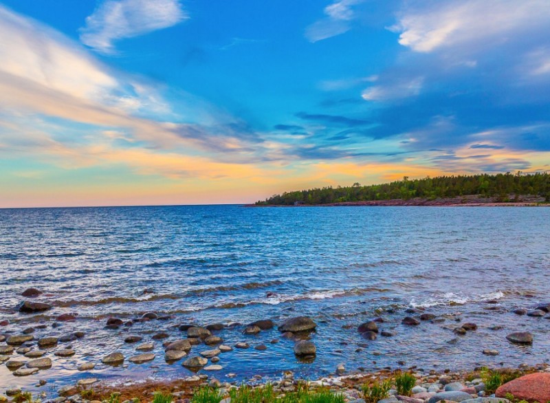 Degersand seems to be the best place to stay and rest. Our stay there felt like a pause in time. Around us there was nature and in front of our small cabin we could see the largest sand beach in the Åland Islands and their famous wood heated sauna.