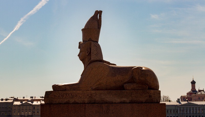 The first thing we did when we got to Saint Petersburg with the guys from Timetravels was the visit to the Sphinx of Saint Petersburg. Such an unexpected sight to have in Russia. It is even more weird when you look across the river into all the neo-classical palaces and building overlooking the waters. Somehow it felt like a weird trip back in time.