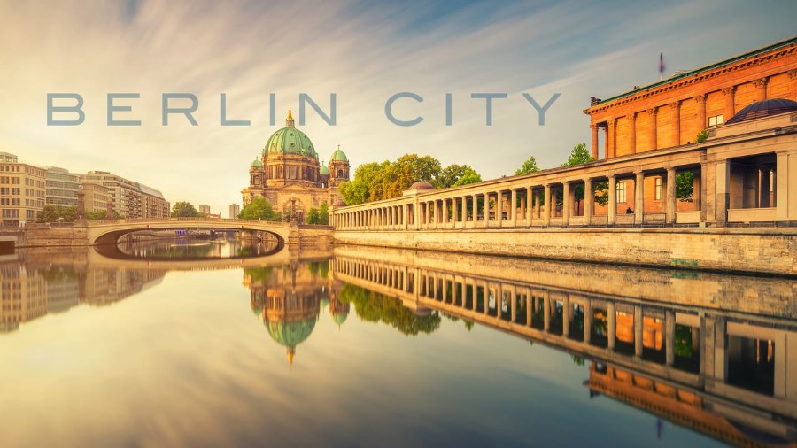 Matthias Makarinus did it again but this time he uses different techniques to show a Berlin you probably never saw before. On his amazing video, he uses time-lapses, hyperlapse, slow motion and some tilt shift to show you how amazing this city really is. He does all that is amazing 4k.