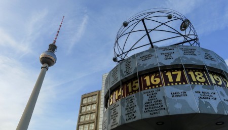 Canon G3X Review with Pictures from Alexanderplatz