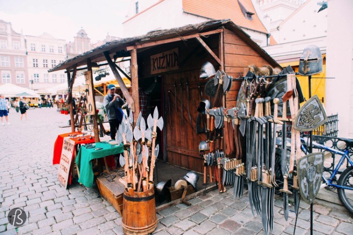 In the center of Poznan, you will find the Old Market Square. Called Stary Rinek in polish, this is the center of the city. There you will find the historical Town Hall, a row of of merchants houses, the former town chancellery and the old weighing house. Take a walk around the square and you will be able to see everything but play more attention to the tallest building there. You can thank me later.