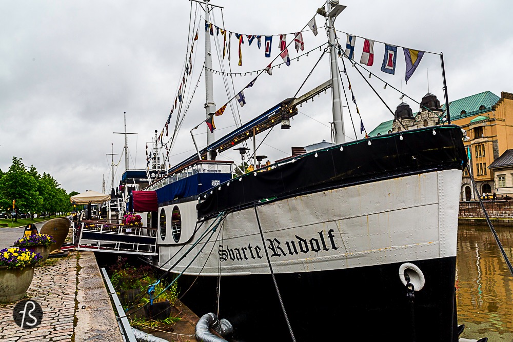 This card is less than 50€ and it is valid for 5 really nice food experiences. Of of our most beloved thing to do in Turku is of course eating there. The city is filled with great and high quality gourmet restaurants and cafes and even though they are not super cheap, this card gives you the chance to try 5 of the best places Turku has to offer. Svarte Rudolf, Smör, Pinella, Grill It! and the charming Cafe Art are the options included on this great card.