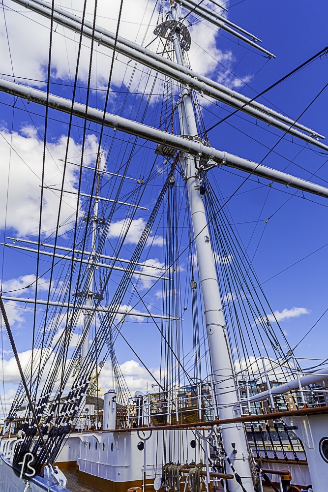 Turku card is a life saver, really! You have no idea. Besides giving you free entrance in a bunch of museums, exhibitions and events, with the card you don't need to worry about public transportation since this card grants you free buses inside Turku! Turku maybe small for us, Brazilians that comes from cities with 23 million people, but for European and Finnish standards, it is quite big! And for you to be able to check from your list all the things to do in Turku, you'll need to take buses. And if you're not 100% sure about the Food Walk Card, the Turku card gives you discount in many many places and restaurant. Some places are the same as the other card, like Cafe Art. I'll give you some of the stuff we did but you can check here a bigger and more complete list of all the advantages of having a Turku Card. things to do in Turku