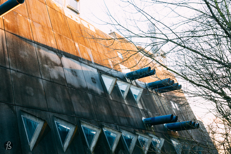 The Central Animal Laboratory of the Freie Universität, also known as the Mäusenbunker, is one of the best examples of Brutalist architecture in Berlin, and we visited the building at the end of December 2016 to see this strange looking building in the middle of Lichterfelde. 