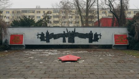 Hidden along the streets of Alt-Hohenschönhausen there is a memorial that seems to be long forgotten by people. This Soviet War Memorial is a grim reminder of the pain and struggles that the Red Army went through when it liberated Berlin from Nazism.