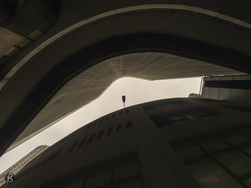 Edifício Copan, known in English as Copan Building, is one of the most important and memorable buildings in São Paulo. Located at Avenida Ipiranga number 200, it was open to the public in 1966, and it’s one of the symbols of the modern Brazilian architecture.