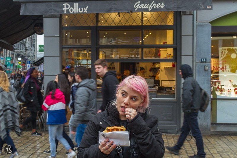 Belgium is world famous for their amazing waffles, but if you ever go to Liege, it is mandatory to eat the ones that take the name of the city. When researching what to do there it was impossible to ignore the many mentions about the Liege Waffles, that is not as popular and easy to find as we hoped for.