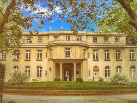 The House where the Wannsee Conference happened during the Second World War belonged to Reinhard Heydrich, who got the house as an entertainment center for those who belonged to the SS and their families. And Reinhard Heydrich was an essential man inside the Nazi Party. Above him, only Adolf Hitler, Hermann Göring and Heinrich Himmler. He used the house as a meeting place for 15 other officials that got together to decide something that was described in a bureaucratic way. But, without any euphemistic terminology, those people had lunch while they talked about how the Holocaust would happen.