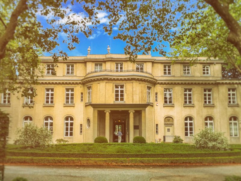 The House where the Wannsee Conference happened during the Second World War belonged to Reinhard Heydrich, who got the house as an entertainment center for those who belonged to the SS and their families. And Reinhard Heydrich was an essential man inside the Nazi Party. Above him, only Adolf Hitler, Hermann Göring and Heinrich Himmler. He used the house as a meeting place for 15 other officials that got together to decide something that was described in a bureaucratic way. But, without any euphemistic terminology, those people had lunch while they talked about how the Holocaust would happen.