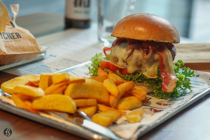 The Butcher seemed to have one of the most beautiful burgers we saw while researching online, with a very surprising thick patty that we have been missing for a while, so we had to check it out.