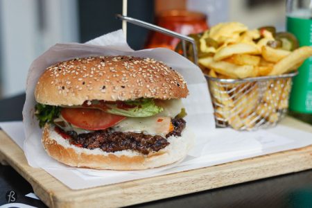 Fotostrasse explores Wilmersdorf for the #52weeksofburgers challenge and discovers Beef Fabrik. We were in the neighboorhood to run some errands and since this whole thing is about exploring we decided to go to a place that we never heard of Beef Fabrik.