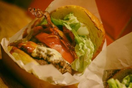 This week of the #52weeksofburgers, Fotostrasse takes you to another Asian inspired burger; Son Kitchen. This little window on the wall at Kantstrasse caught our eyes a few times before for its simplicity in the street crowded with restaurants.