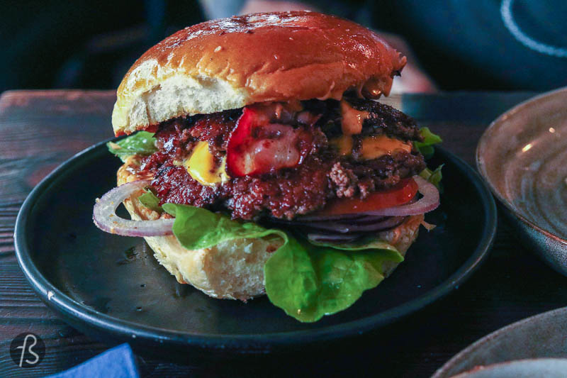 Right in the center of the city, this week, Fotostrasse explores Momotaro Tavern for our #52weeksofburgers challenge. This place was recommended to us by a good friend, and it is slightly surprising that we never head of it before considering how central it is.