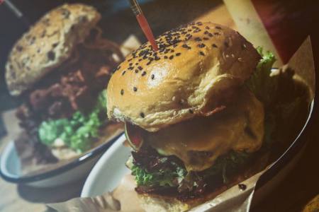 Fotostrasse finally reaches the end of the road of the #52weeksofburgers challenge, and we end it in a fantastic way at Vincent Burger!