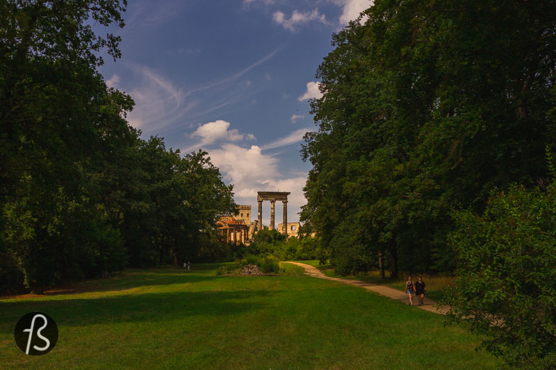 Ruinenberg  in Potsdam is a hill where the Prussian king Frederick the Great ordered a built water tank. This water tank had the goal to supply water to the gorgeous Sanssouci Palace close by, and it was decorated with some fake ruins. That is where the name comes from.