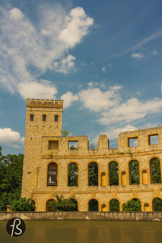 Ruinenberg  in Potsdam is a hill where the Prussian king Frederick the Great ordered a built water tank. This water tank had the goal to supply water to the gorgeous Sanssouci Palace close by, and it was decorated with some fake ruins. That is where the name comes from.