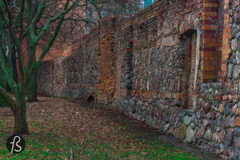 The Old City Wall of Berlin was forgotten through time, and it was only in 1948, after the Second World War, that they were discovered. During the cleanup of wartime debris, the wall's stretch was found and declared a city landmark.