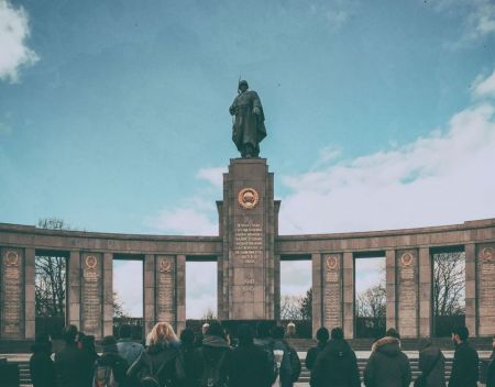 The Soviet Memorial in the Tiergarten is one of the many war memorials that can be found around Berlin. From the prominent memorials erected by the Soviet Union after the end of the Second World War, this is the most famous and most visited since it lies close to Berlin's leading tourist destinations.