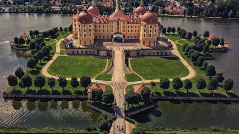 First as a hunting lodge, later as a palace; this is the gorgeous Moritzburg Castle in Saxony. This baroque building was built over an artificial island with four towers connected to the main building. It made it a fascinating looking fortress.