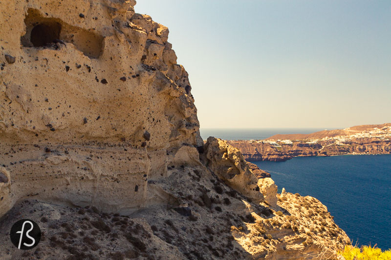 But, once we were next to the crater, looking down at the cliffs next to Megalochori, we spotted a trail in the distance. Maybe, this could be the place where we would find the heart of Santorini? Perhaps just a dead-end path? We decided to walk there and what we found was quite a surprise.