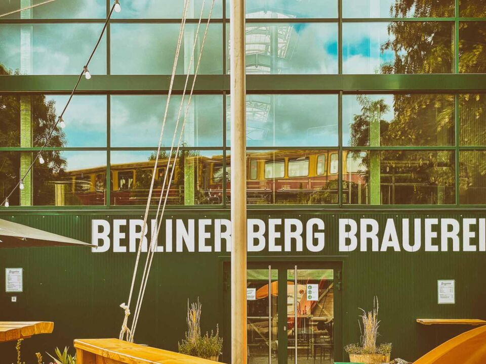 Neukölln has been home to Berliner Berg for years now; their history started in a basement in Schillerkiez back in 2015. When it was time to grow, they didn't want to leave the neighbourhood, and we completely understand that we have been calling Neukölln home since we moved to Berlin.