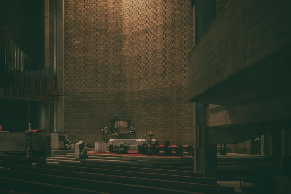 The Igreja do Sagrado Coração de Jesus, known in English as the Church of the Sacred Heart of Jesus, is a gorgeous brutalist church in Lisbon. This beautiful-looking church was built in the 1960s and is categorized as a national monument today.