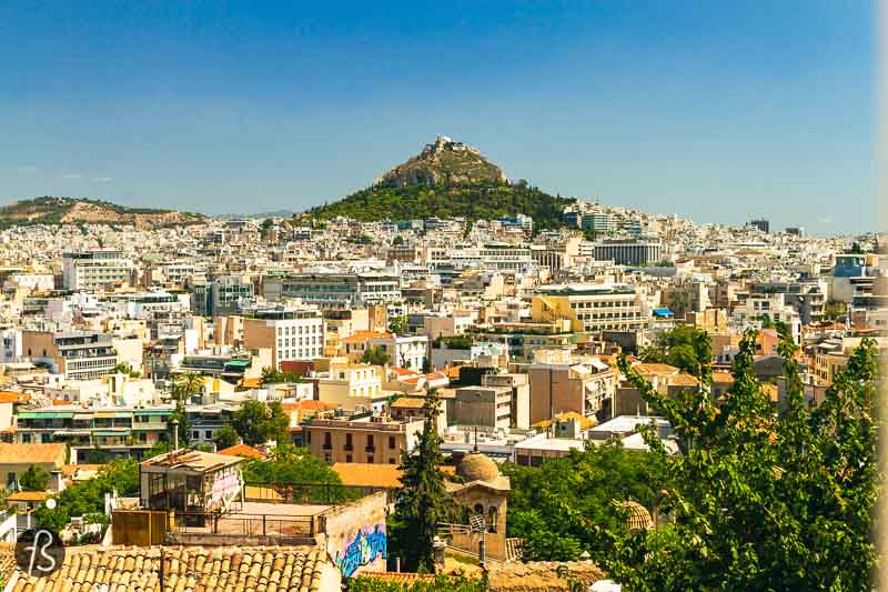 We visited Athens in the Summer of 2021 when we went for a cruise of the Greek islands with Running on Waves. Before the cruise, we decided to spend a couple of days in the greek capital, and this was our first experience in the country. And we loved everything there, especially Anafiotika, where we took way too many pictures. 