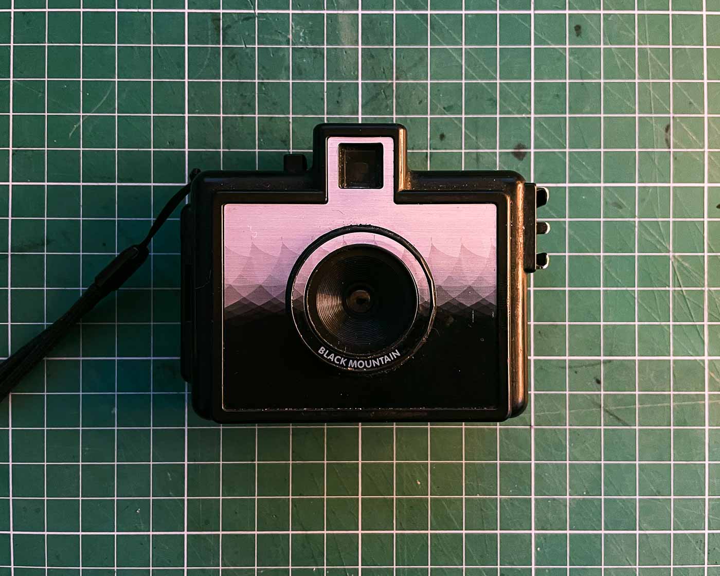 The Superheadz Golden Half Camera is a half-frame film camera that is perfect for capturing memories while traveling. Its compact size and lightweight design make it easy to carry around, and its unique half-frame format allows you to capture twice as many photos on a single roll of film.