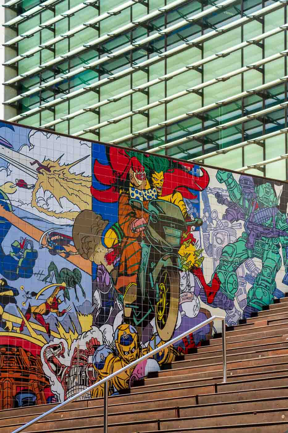 And for a pop-culture explosion, check out Erró's giant mural featuring comic book superheroes! It's a vibrant art piece that adds playful energy to the area. It was interesting to see a bizarre mixture of worlds in the same art piece. It might be the only mural where Superman meets the X-men, and this is not even the most unusual part.
