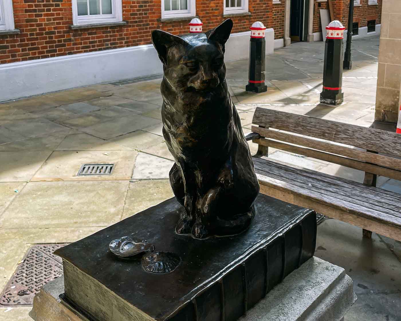 Animal lovers and literary enthusiasts, listen up! Have you ever heard of Hodge the Cat? If you have, be aware that he wasn't just any cat. This pampered kitty was the beloved pet of Samuel Johnson, the famous writer who created the first English dictionary.