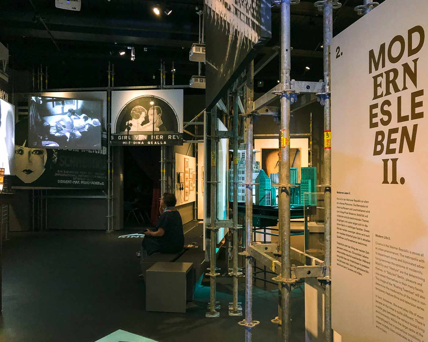 If you love movies and find yourself in Berlin, a trip to the Deutsche Kinemathek, also known as the Berlin Cinema Museum, is an absolute must. Discover the magic of German film and television history at this extraordinary museum in Potsdamer Platz.