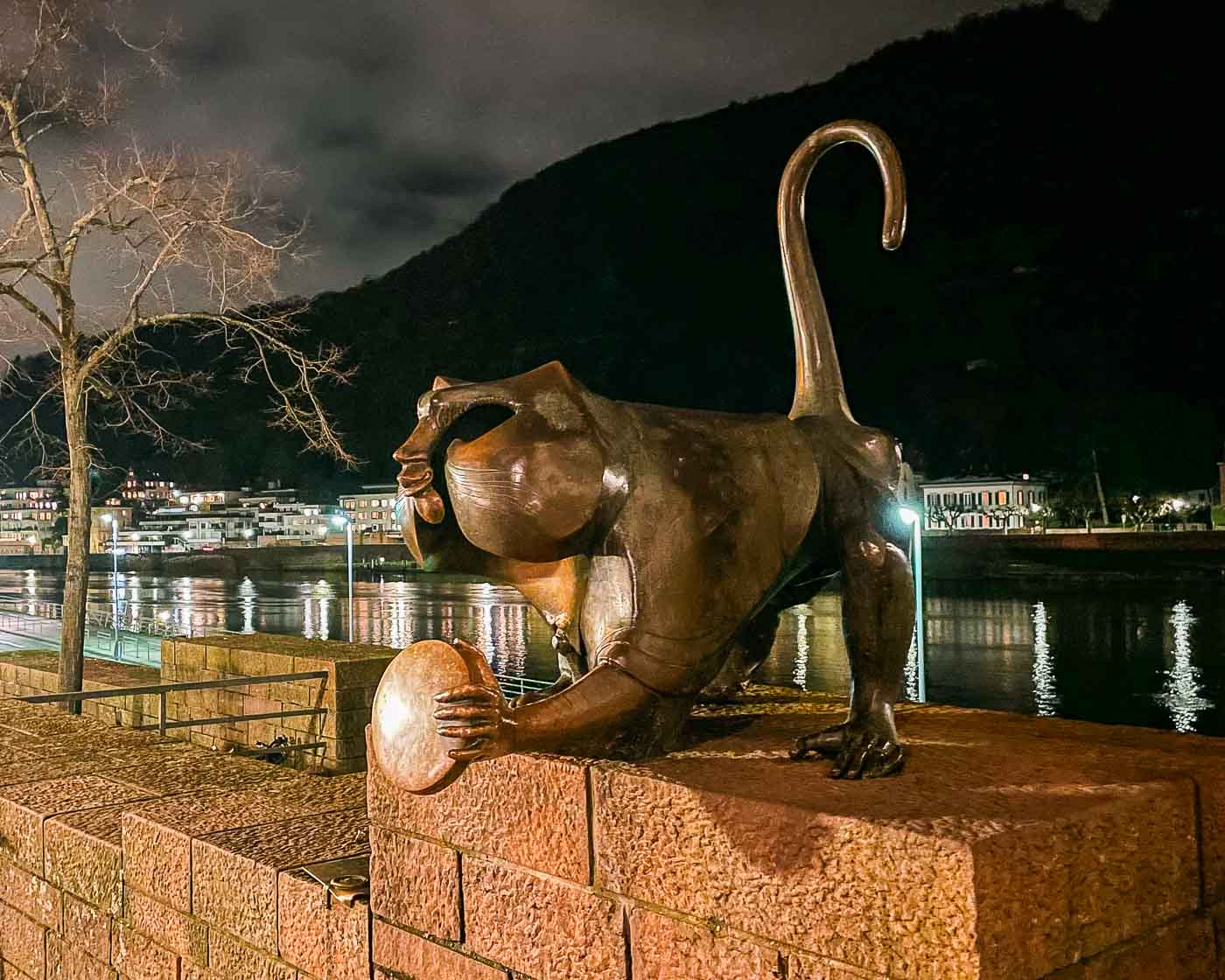 When you cross the historic Old Bridge over the Neckar River, try to look for a mischievous bronze monkey, a beloved symbol of Heidelberg since the 15th century. This playful statue is said to bring good luck and fortune. You must rub its mirror for wealth, its fingers to ensure your return to Heidelberg, and the nearby mice for fertility. 