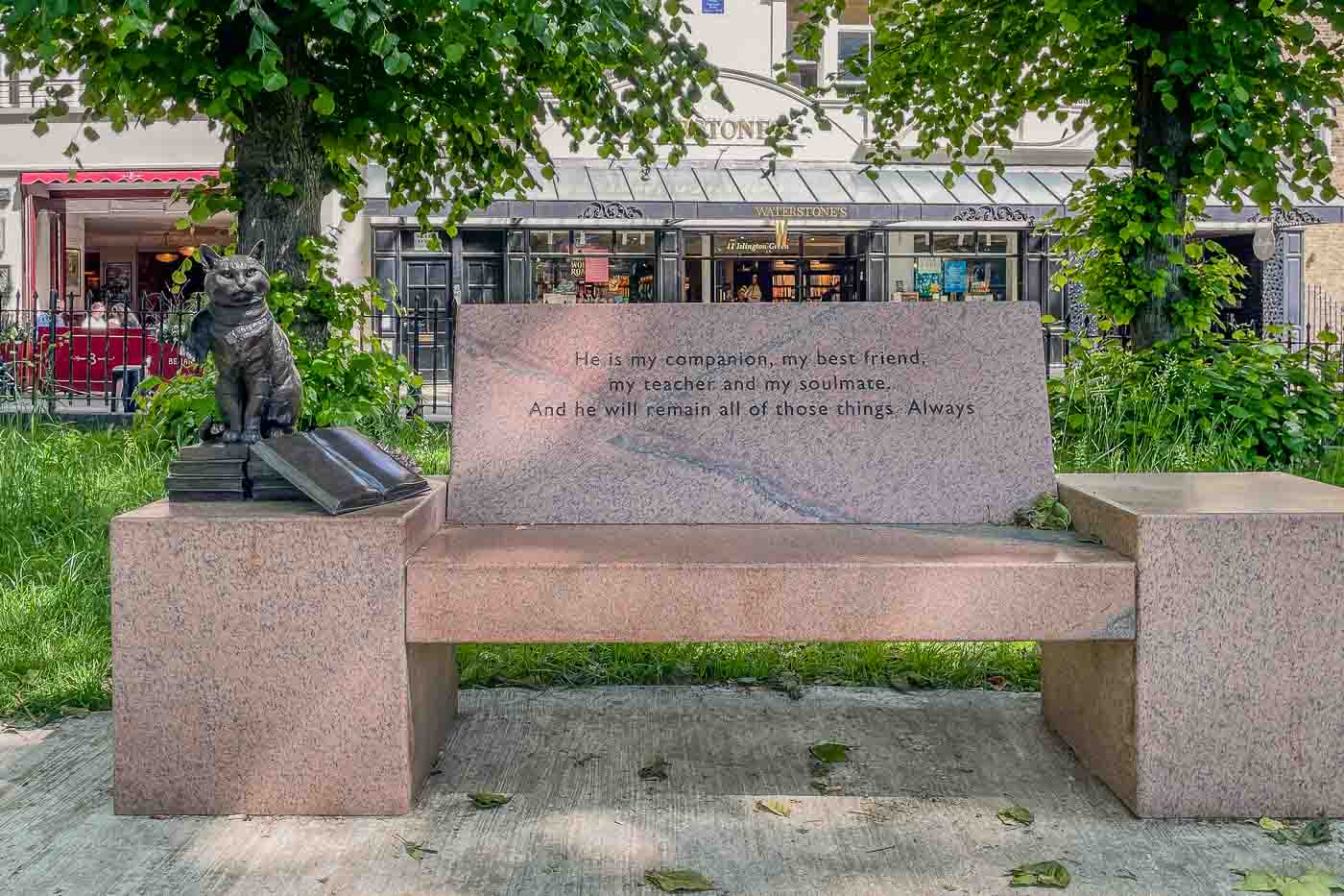 London's rich history is etched in its countless monuments, many honoring heroes and pioneers. But tucked away in a peaceful corner of Islington, a unique statue celebrates a different kind of legend: Street Cat Bob.