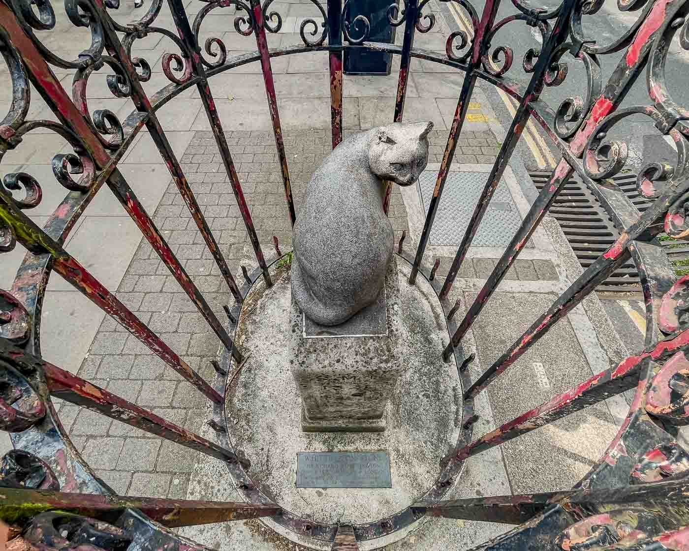 Every time I go to London, I try to find something new or unusual to see and write about here. During my last few trips in the summer of 2024, I decided to focus on the cats of London, and this is how I ended up taking a subway ride to Archway just to see a cat statue. 