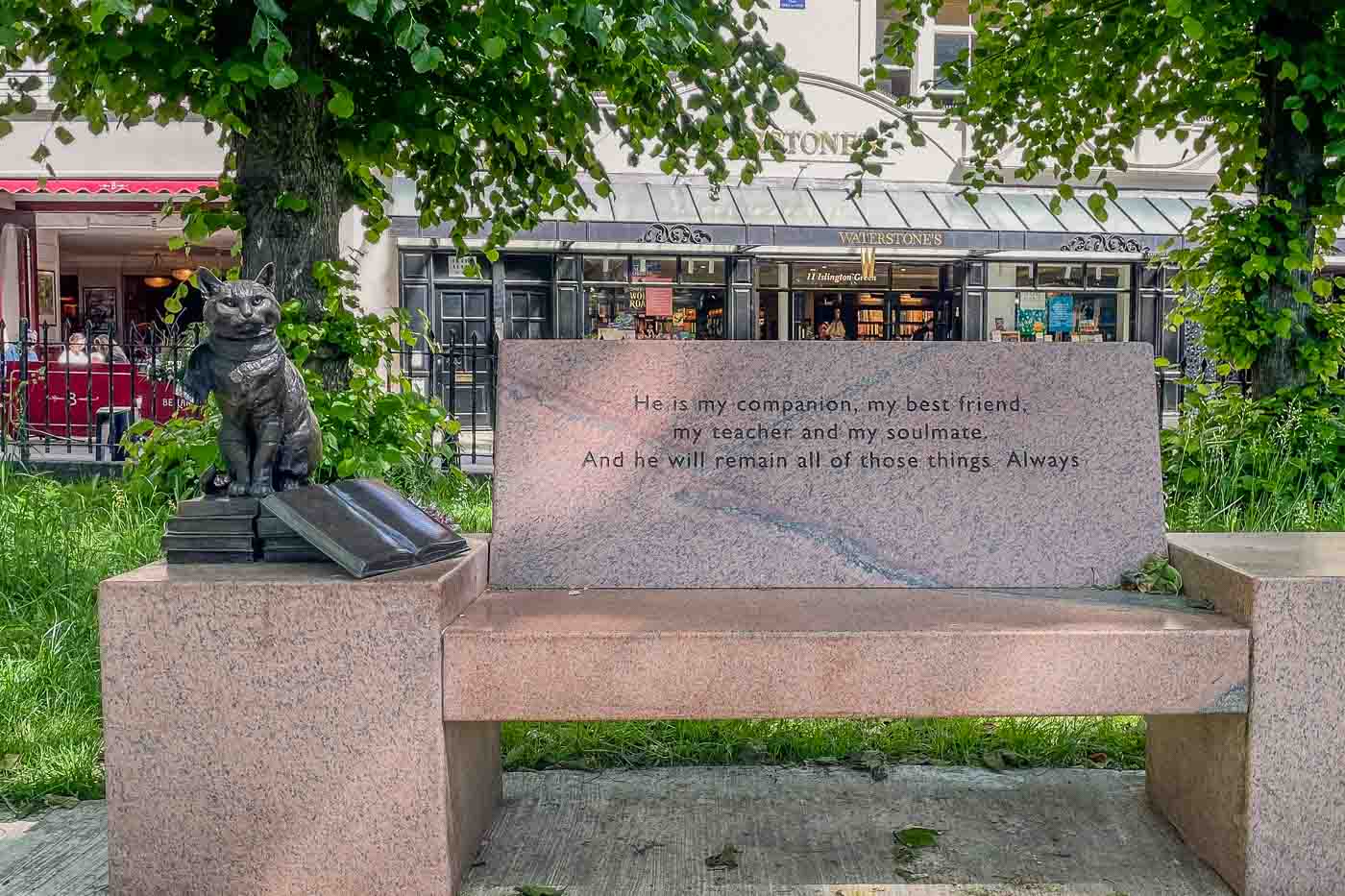 London's rich history is etched in its countless monuments, many honoring heroes and pioneers. But tucked away in a peaceful corner of Islington, a unique statue celebrates a different kind of legend: Street Cat Bob.