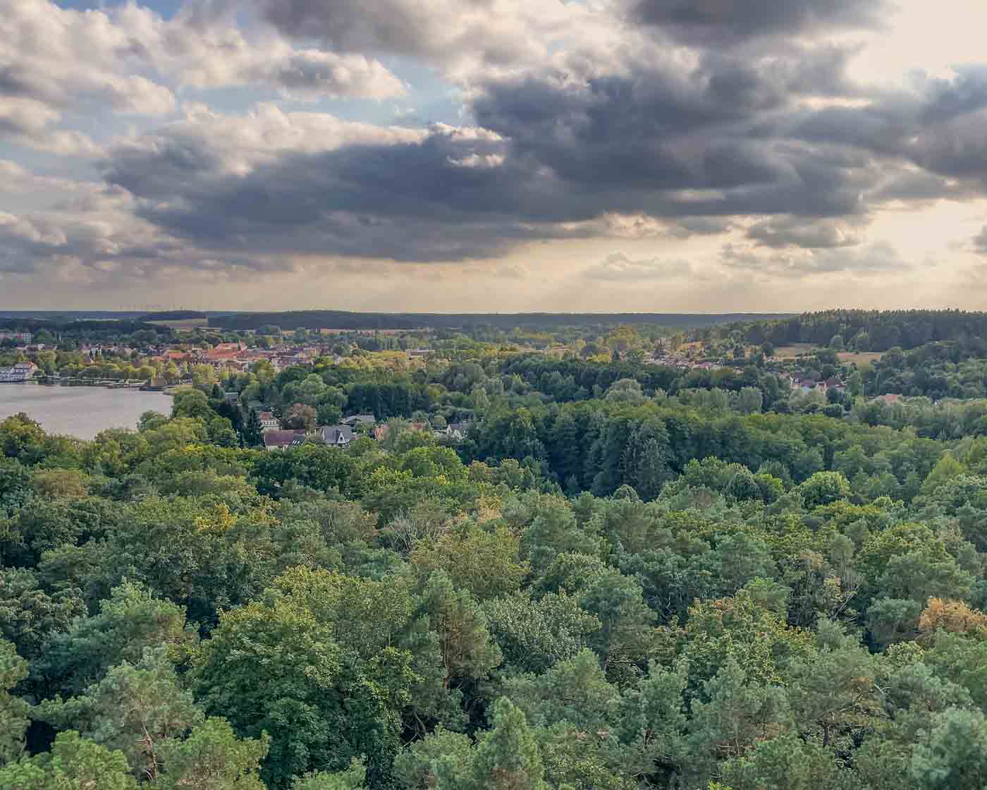 The route passed through the Müritz National Park, a place known as the land of a thousand lakes, and it was stunning to cycle through it. Also, it was the first time I spotted any other cyclist on the Berlin to Copenhagen route. Especially when I got to Waren, a gorgeous city by the Müritz Lake, I could spot people bike-packing, and it felt nice to be part of a group. 