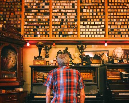 Amsterdam is famous for its museums. But hidden among the big names like the Rijksmuseum and the Van Gogh Museum is a smaller, quirkier gem: the Pianola Museum. This museum is a must-see if you love music or want something different to see in a city like Amsterdam!