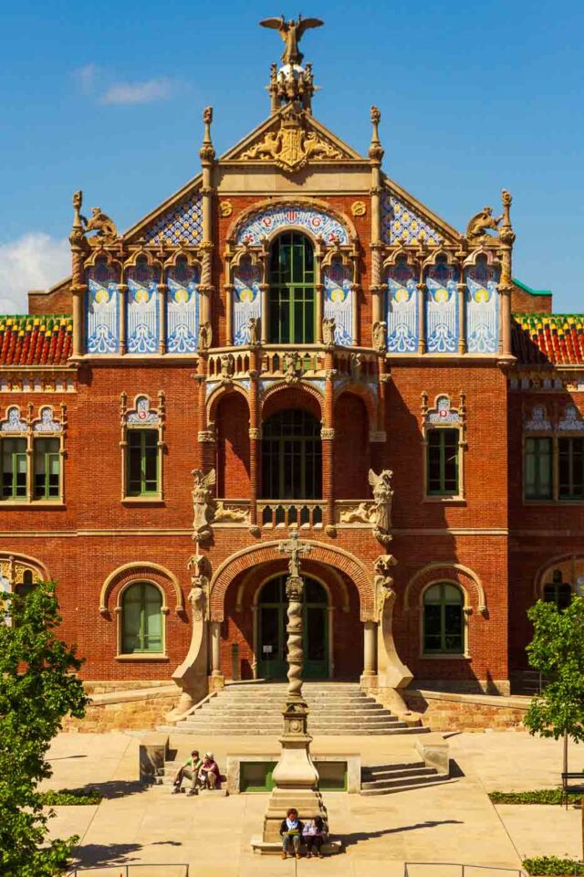 When most people think of Barcelona, images of Gaudí's Sagrada Familia or Park Güell might spring to their mind. But tucked away in the Eixample district lies another architectural gem: the Sant Pau Recinte Modernista. This gorgeous complex, a UNESCO World Heritage Site, is a masterpiece of Catalan Modernisme and the largest Art Nouveau site.