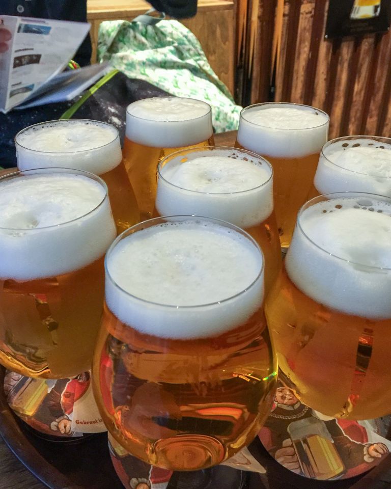 The Ringbahn Beer Challenge is different from your average pub crawl. It's a crazy adventure for people who love trains, beer, and a good challenge. If that sounds like you, then you're in for a treat!