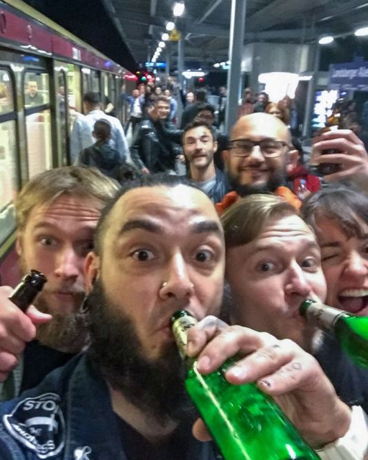 The Ringbahn Beer Challenge is different from your average pub crawl. It's a crazy adventure for people who love trains, beer, and a good challenge. If that sounds like you, then you're in for a treat!