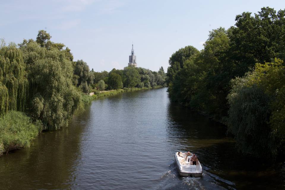 Less than an hour train ride from Berlin, Potsdam feels like a world apart. Stepping into this charming city is like stepping back in time, with its grand palaces, pristine parks, and fascinating historical sites.