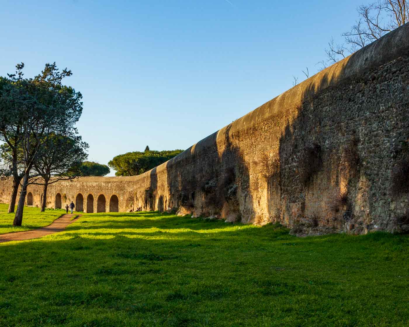 Imagine a place where you can escape the hustle and bustle of Rome and step back in time. A place where ancient ruins stand tall against a backdrop of rolling hills and lush greenery. This is Parco degli Acquedotti, a hidden gem in the heart of Rome.