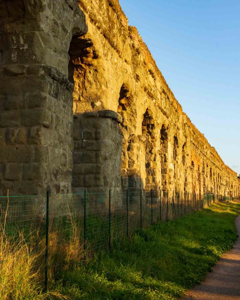 Imagine a place where you can escape the hustle and bustle of Rome and step back in time. A place where ancient ruins stand tall against a backdrop of rolling hills and lush greenery. This is Parco degli Acquedotti, a hidden gem in the heart of Rome.