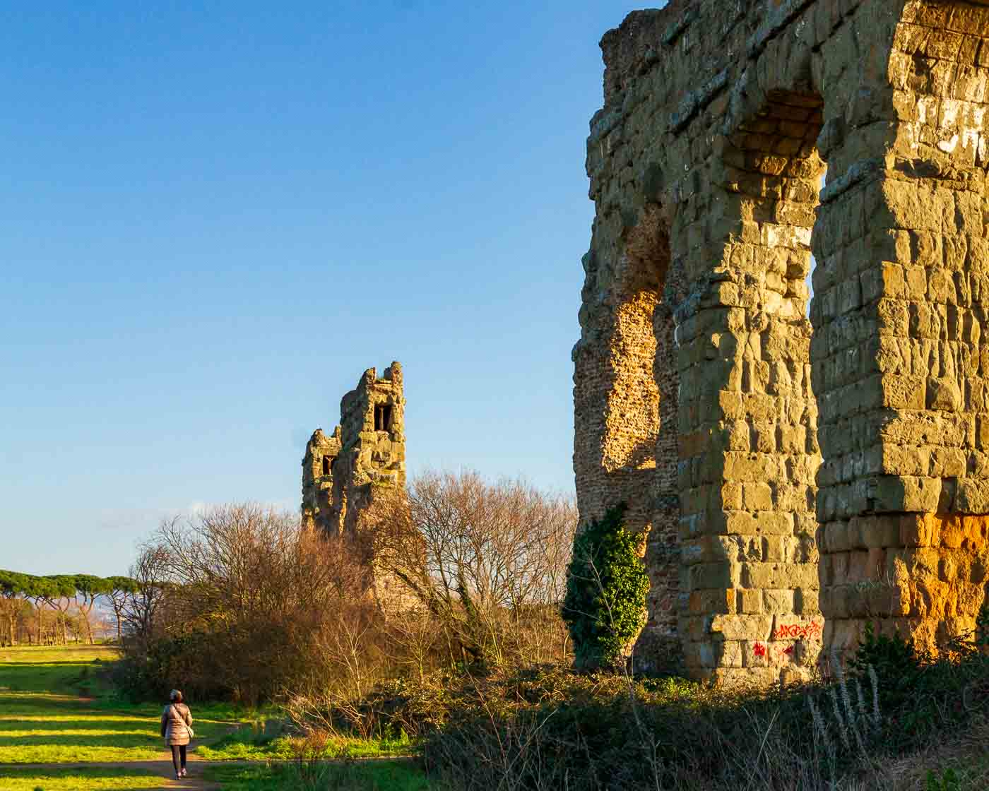 Imagine a place where you can escape the hustle and bustle of Rome and step back in time. A place where ancient ruins stand tall against a backdrop of rolling hills and lush greenery. This is Parco degli Acquedotti, a hidden gem in the heart of Rome.