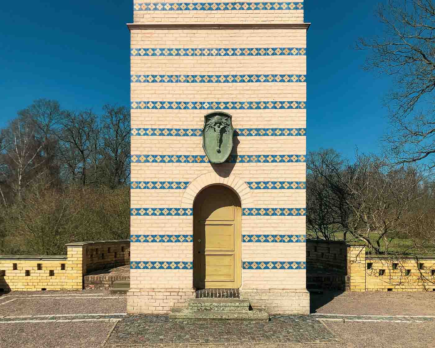 Situated on the peaceful shores of Jungfernsee, just north of Potsdam, the enchanting Sacrow Church, or Heilandskirche, offers a truly special experience.