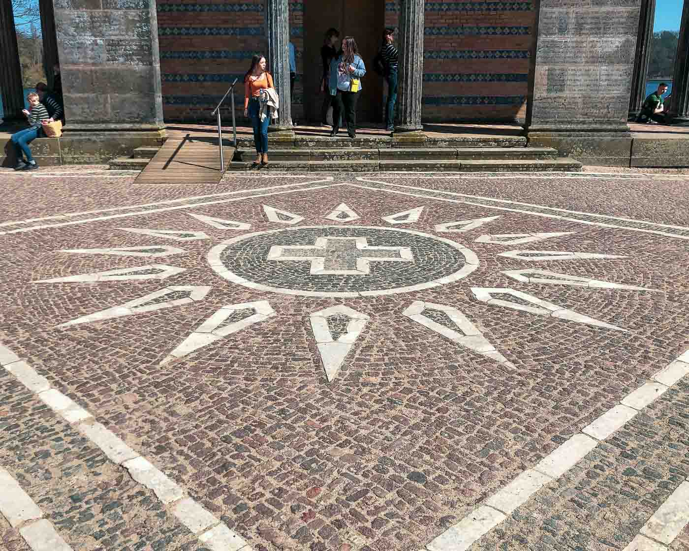 Situated on the peaceful shores of Jungfernsee, just north of Potsdam, the enchanting Sacrow Church, or Heilandskirche, offers a truly special experience.