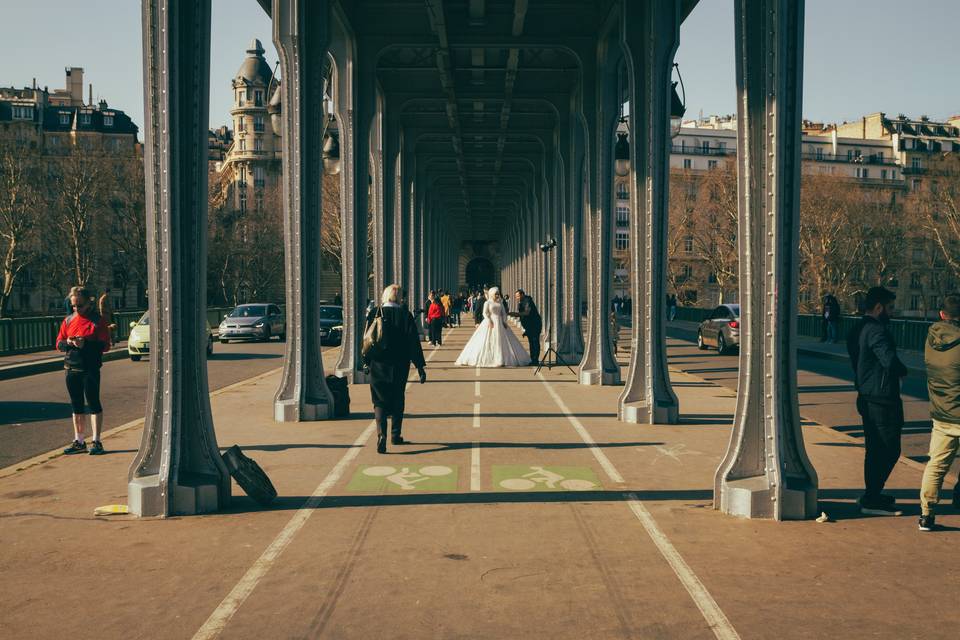 Discover the iconic Pont de Bir-Hakeim in Paris, famously known as the "Inception Bridge." Learn about its starring role in the film, its unique architecture, fascinating history, and why this stunning photo spot near the Eiffel Tower must be on your Paris itinerary.