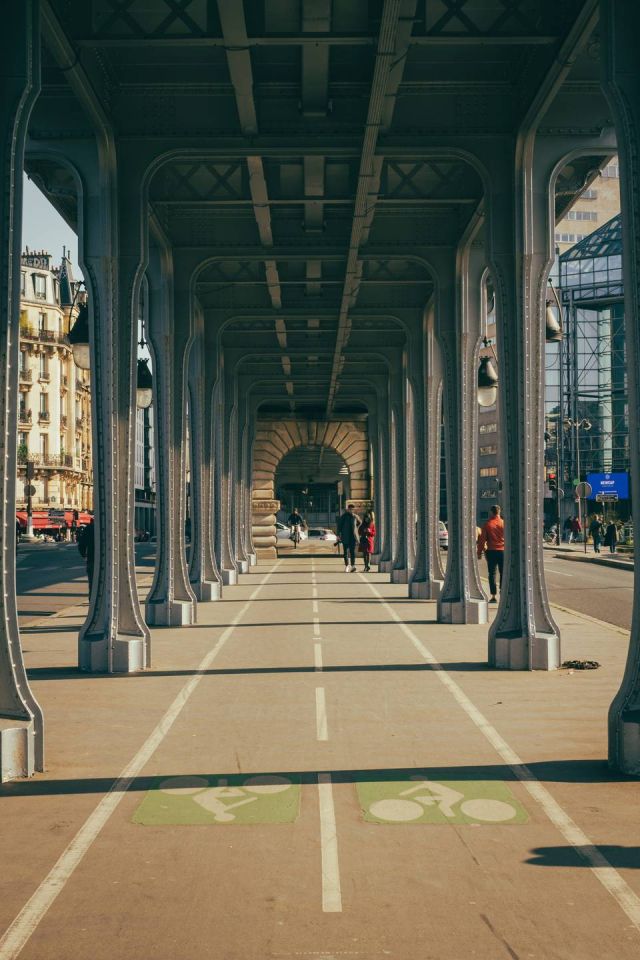 Discover the iconic Pont de Bir-Hakeim in Paris, famously known as the "Inception Bridge." Learn about its starring role in the film, its unique architecture, fascinating history, and why this stunning photo spot near the Eiffel Tower must be on your Paris itinerary.